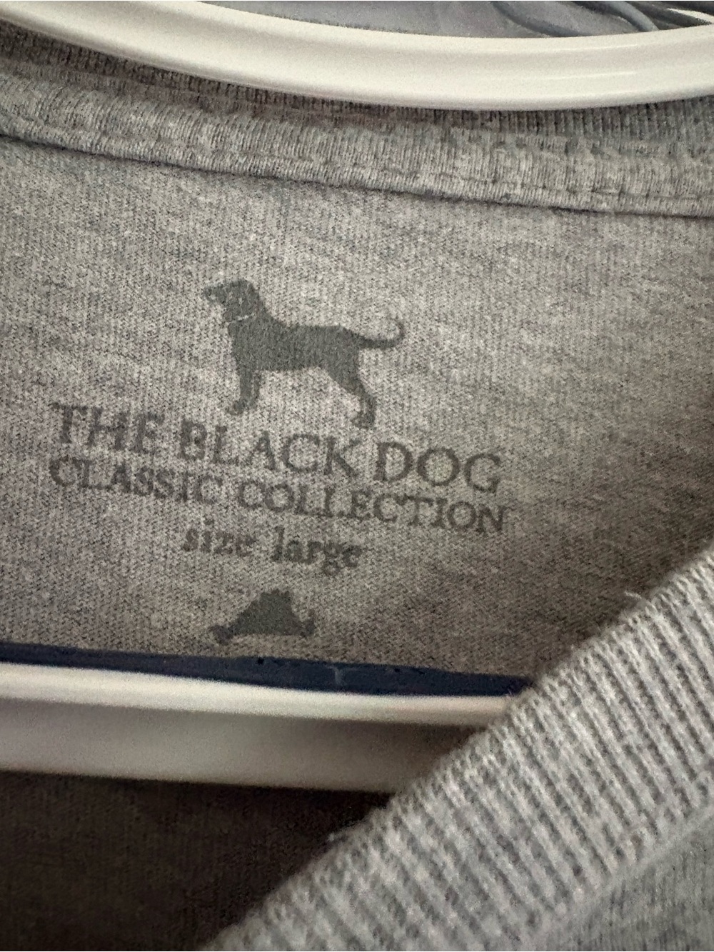 The Black Dog Men's Large tee shirt in Gray